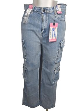 Between Us Light Blue Straight-Leg Cargo Jeans for Women. Size 20